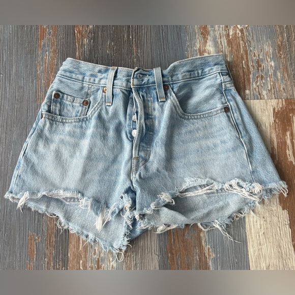 Levi’s women’s 501 cutoff button fly shorts size 24 - Picture 1 of 5